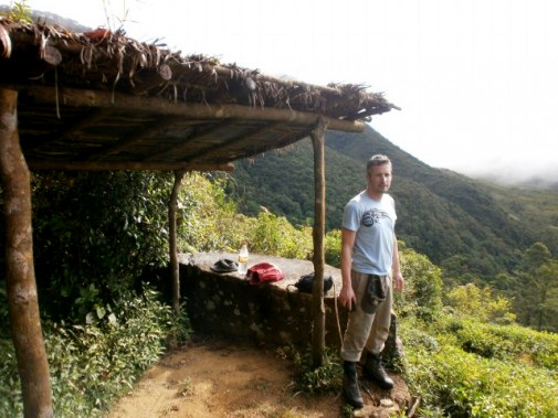 Knuckles Explorer, trekking in the valley of mist