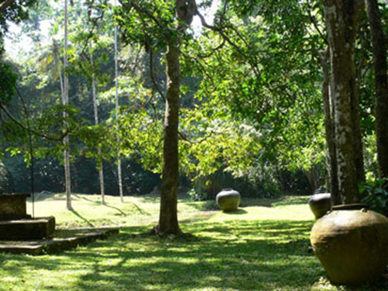 Lunuganga day tour departing from Galle