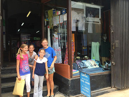 Colombo City walk, Colombo City walk Tours, Colombo walk Tours, Walk Tours in Colombo City, Street Food Tours in Colombo, Colombo food Tours, Walk Tours in Colombo, City Tours in Colombo, Colombo City experience in Sri lanka