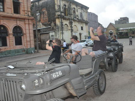 Colombo by Jeep, Colombo by Jeep Tours, Colombo Jeep Tours, Jeep Tours in Colombo City, Street Food Tours in Colombo, Colombo food Tours, Jeep Tours in Colombo, Explore Colombo by Jeep, Explore Colombo City, Colombo City Tours in Sri Lanka, City Tours in Colombo, Colombo Jeep City Tours