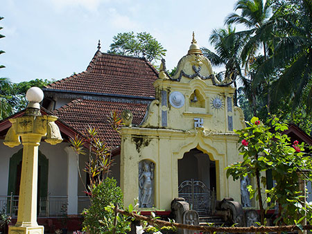 Kandyan Culture Walk with a Villager