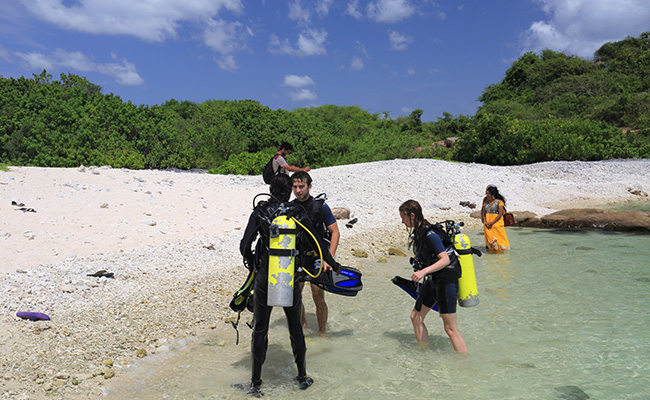 Snorkeling in Pigeon Island