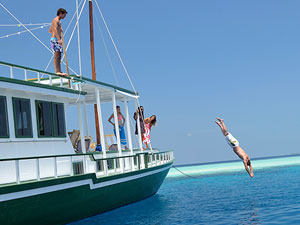 Liveaboard Sailing Tours to Uninhabited Maldives Island