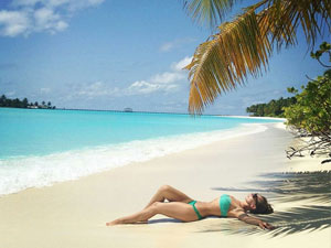 Liveaboard Sailing Tours to Uninhabited Maldives Island