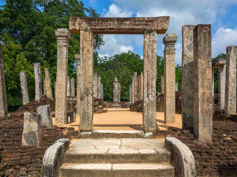 Romantic Honeymoon Vacations in Sri Lanka